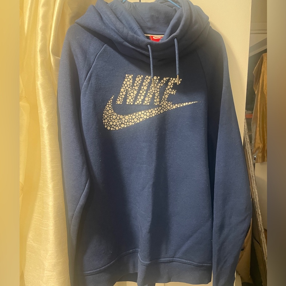 Nike hoodie size medium